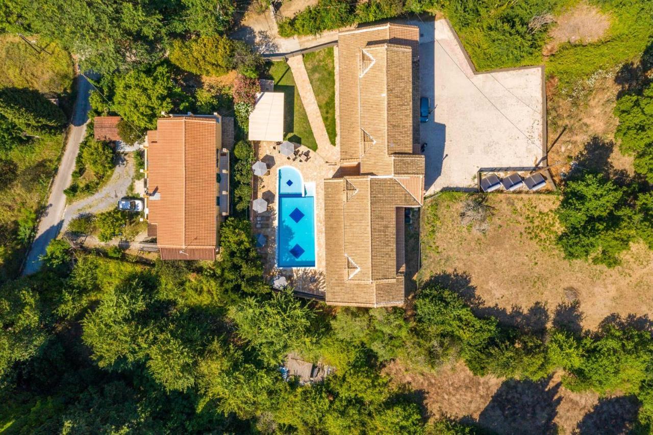 Bella De Lux Apts Ipsos Esterno foto