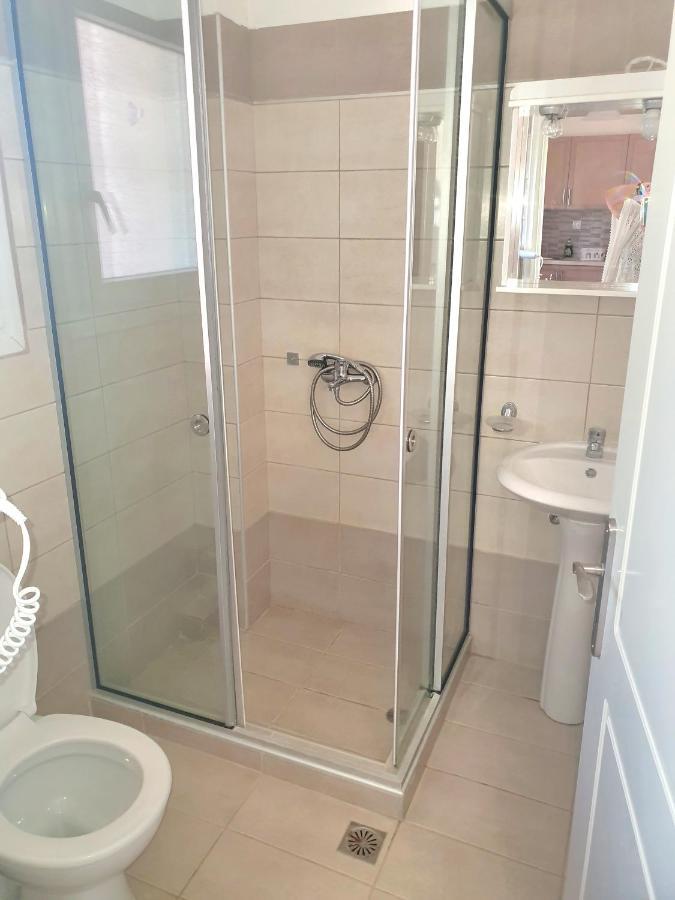 Bella De Lux Apts Ipsos Esterno foto