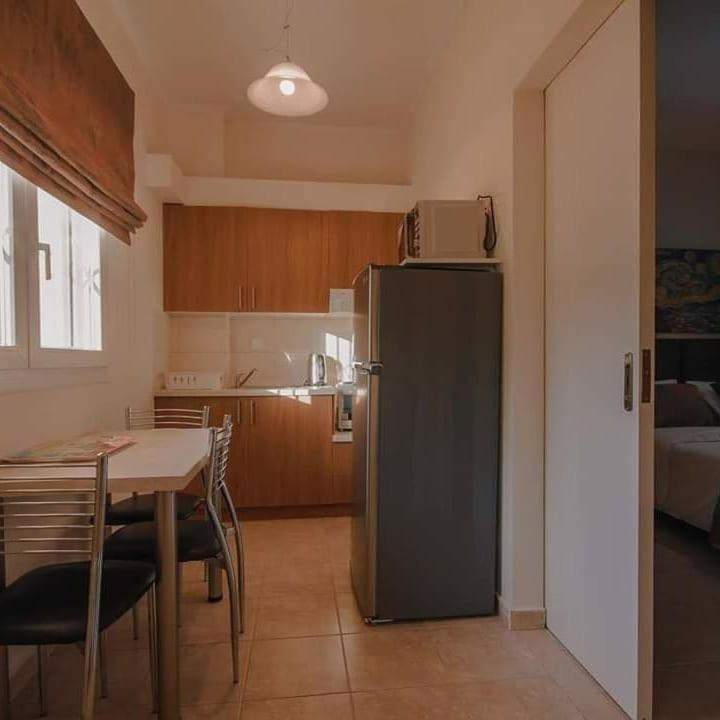 Bella De Lux Apts Ipsos Esterno foto